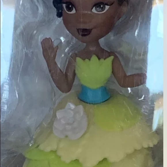 Disney Princess Little Kingdom Fashion Change Tiana Snap-In Doll NEW - Picture 7 of 8